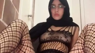 Arab with very hairy snatch, expands her butthole and rides on all fours