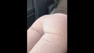 Parked in Kentucky parking lot just to sex tape my behind before he rides me silly ????????
