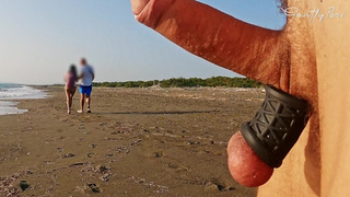 ANAL FINGERING FOR A LADY: public beach chick analized and hand-job