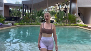 Wow! Skank with a Massive Ass Gets Wet in the Pool and Likes It - Lola Fans 4K