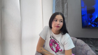 Linda hermanastra hispanic paga celular con sexo duro y me hace venir rico en sus tetas.