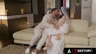 21 SEXTURY - Sweet Bride Alyssa Bounty Offers Something New To Her Fiance With Her Sexy Rear-end