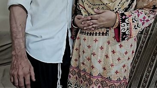 indian Faqeerni needs a desi big dong for hairy monstrous bum to get new suits and money