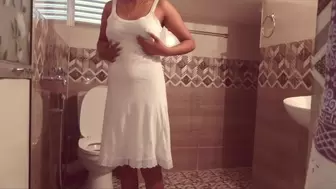 Naked Chick in Sri Lanka taking a Bath in the Bathroom - කෙල්ලෙක් නානවා හොරෙන් වීඩියෝ කරලා.